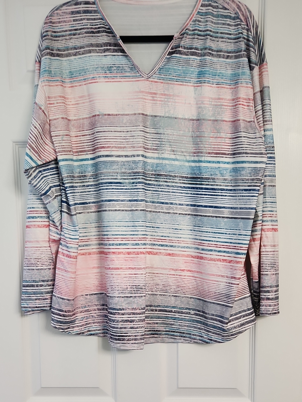 SHEIN Pastel Striped V‑Neck Long Sleeve Top in Pink, Blue, Gray